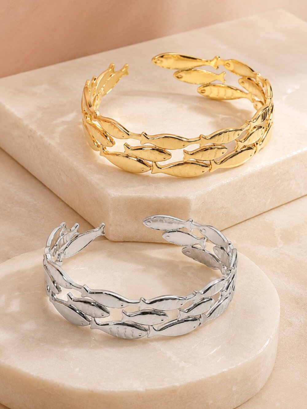 Saachi Coastal Fish Statement Resort Vibe Cuff Bracelet Hypoallergenic Beach NEW